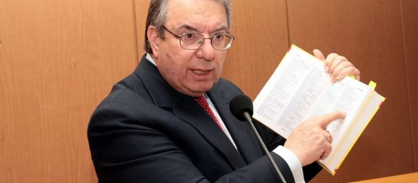 Ο Γ.Μπαμπινιώτης εξηγεί τι σημαίνει το όνομα του Χριστού και όσα γιορτάζουν αυτή την περίοδο